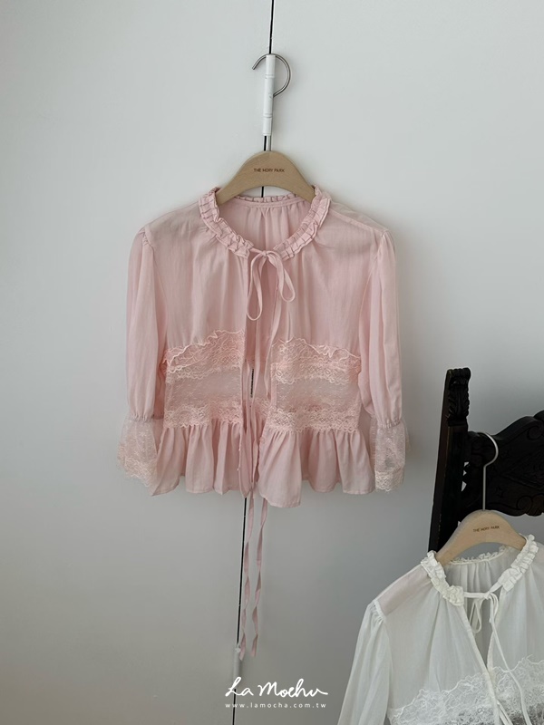 蕾絲袖微透綁帶上衣